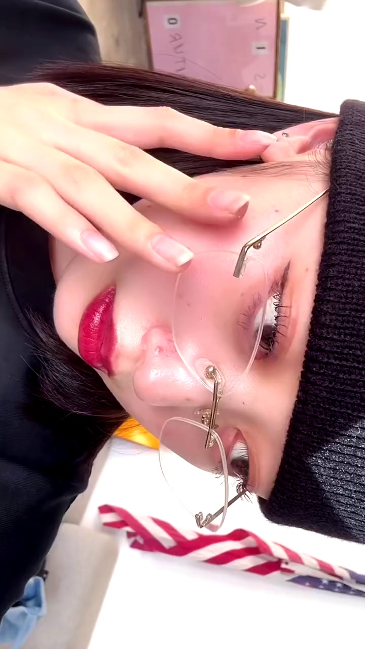 ゴールドカラーのLizaメガネ | 光学 | TIJN